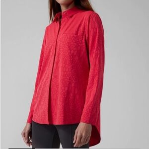 Athleta Urbanite Print Button Down Top Matador Red Cheetah/Animal Print SZ Sm